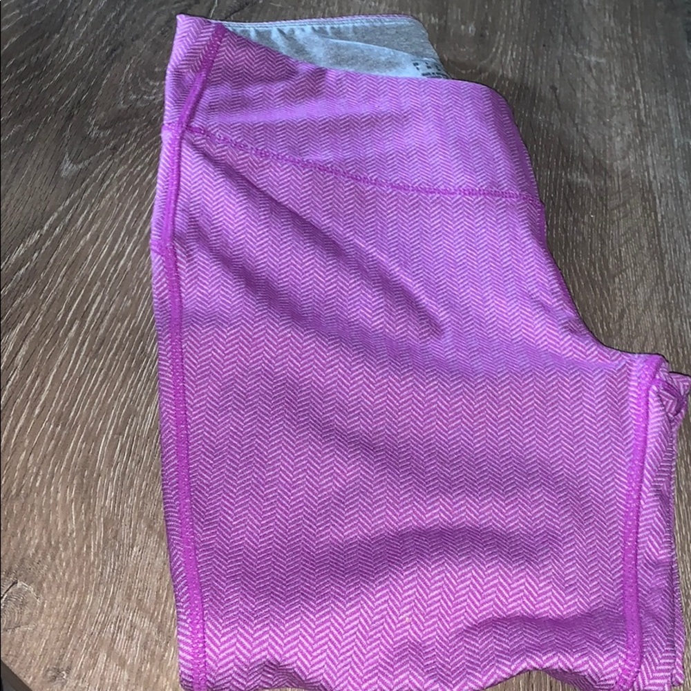 Athletic leggings